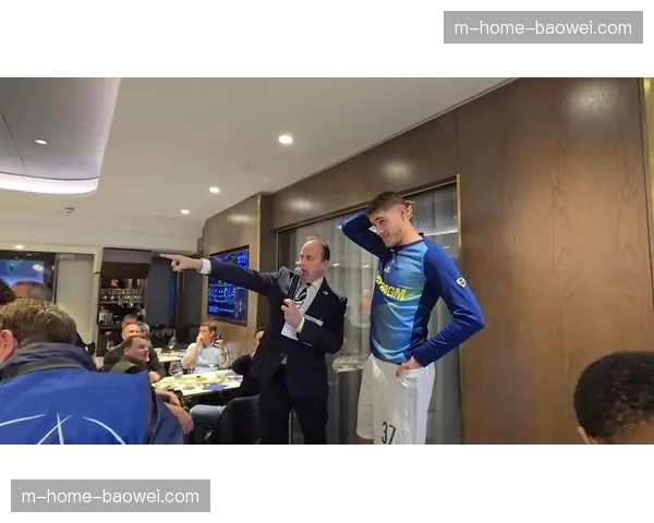 热刺范德芬战术性换下 助教解释调整旨在增强边路活力